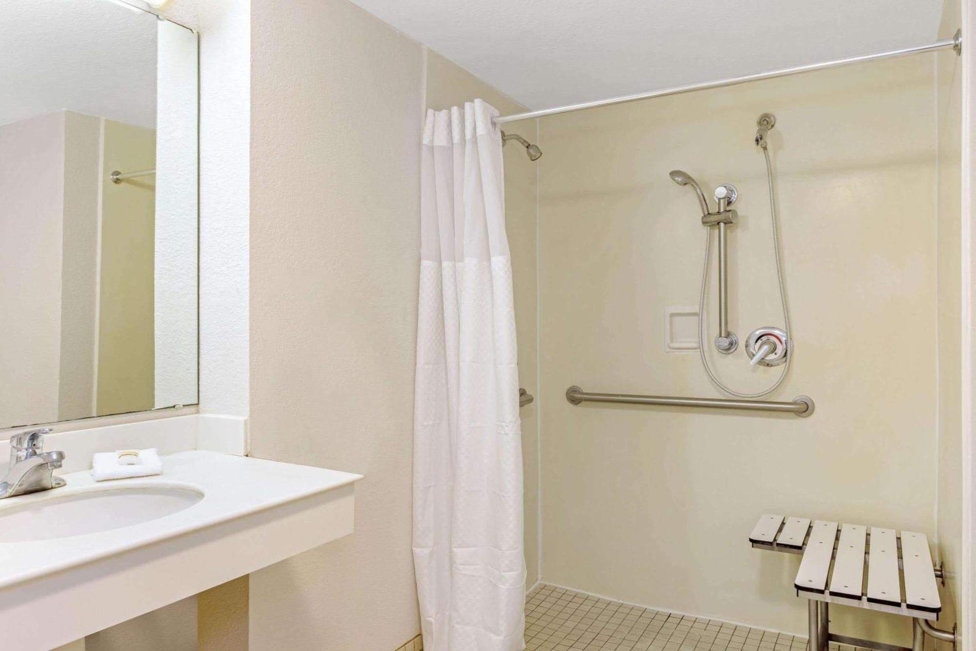 La Quinta Inn By Wyndham Orlando Airport West Екстер'єр фото
