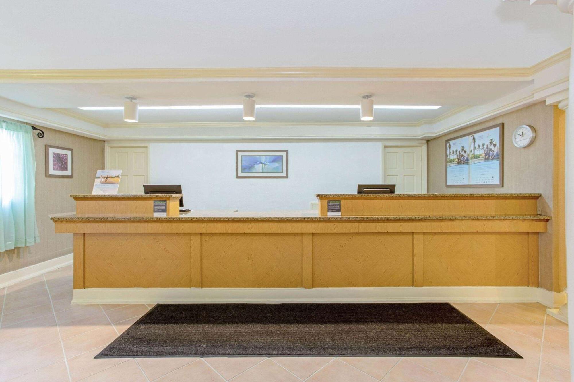 La Quinta Inn By Wyndham Orlando Airport West Екстер'єр фото